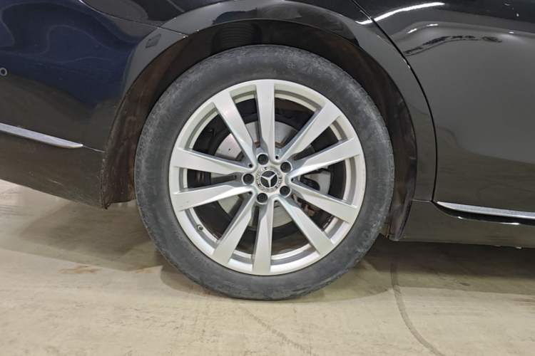 Used Mercedes-Benz S-Class 2023 Updated S 400 L Business Version Right Rear Wheel Hub