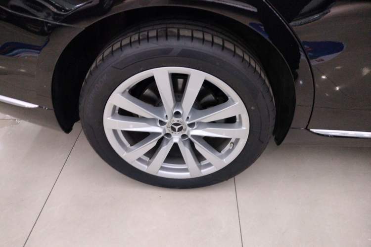 Used Mercedes-Benz S-Class 2023 S 400 L Business Model Right Rear Wheel Hub