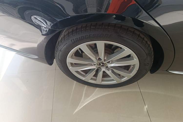Used Mercedes-Benz S-Class 2023 Updated S 400 L Business Version Right Rear Wheel Hub
