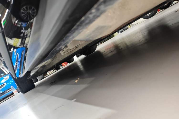 Used Mercedes-Benz S-Class 2023 S 400 L Business Model Right Side Sill