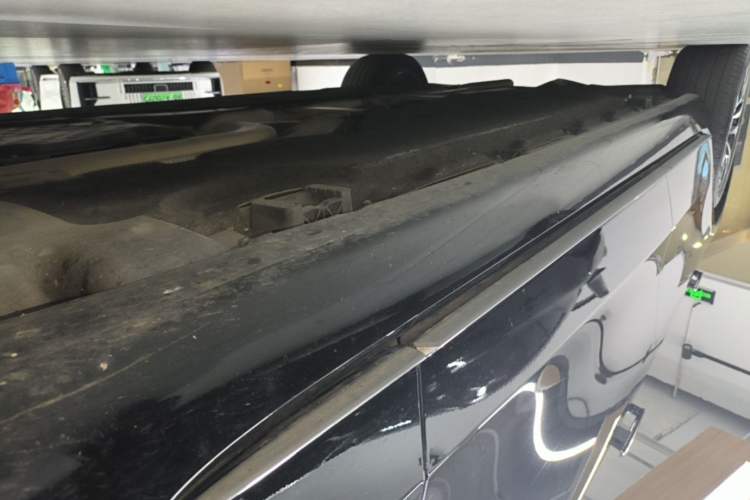 Used Mercedes-Benz S-Class 2023 Updated S 400 L Luxury Edition Right Side Sill
