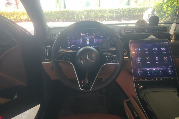 Used Mercedes-Benz S-Class 2023 Updated S 400 L Luxury Edition Steering Wheel