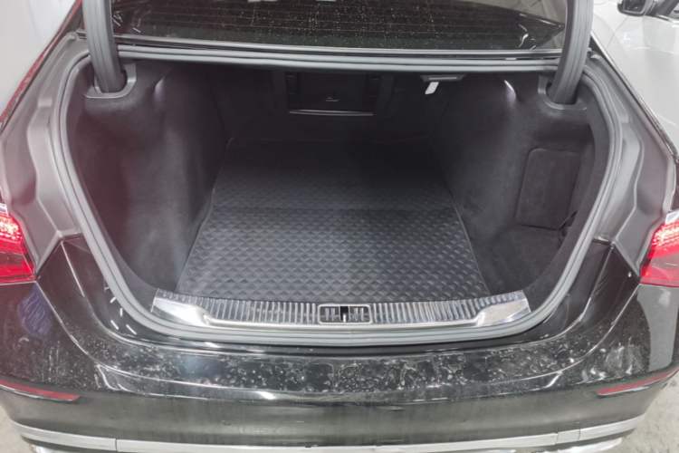 Used Mercedes-Benz S-Class 2023 S 450 L 4MATIC Trunk