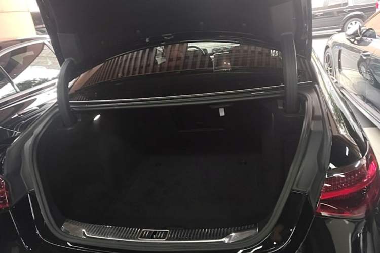 Used Mercedes-Benz S-Class 2023 S 450 L 4MATIC Trunk