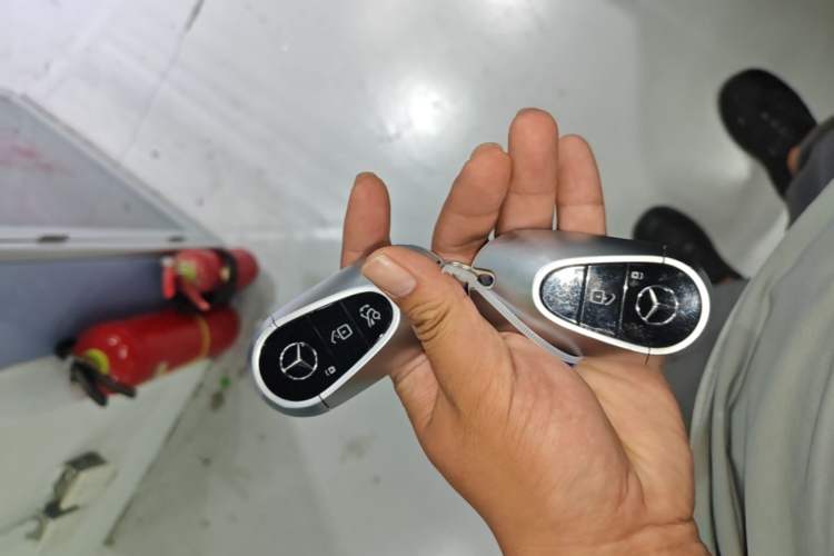 Used Mercedes-Benz S-Class 2023 S 400 L Business Model Vehicle Key