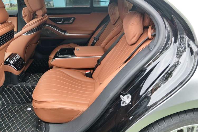 Used Mercedes-Benz S-Class 2023 S 450 L 4MATIC Left Rear Seat
