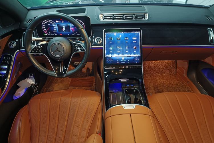 Used Mercedes-Benz S-Class 2024 S 400 L Luxury Model Center Console