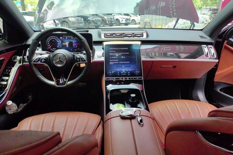 Used Mercedes-Benz S-Class 2024 S 400 L Luxury Model Center Console