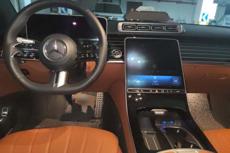 Used Mercedes-Benz S-Class 2024 S 450 L 4MATIC Center Console