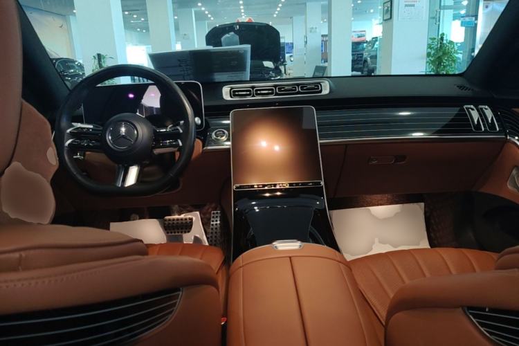 Used Mercedes-Benz S-Class 2024 S 450 L 4MATIC Center Console