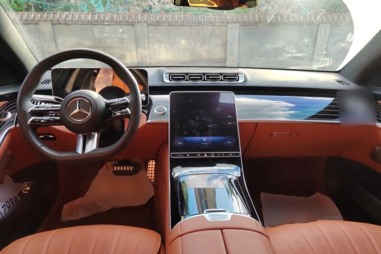 Used Mercedes-Benz S-Class 2024 S 450 L 4MATIC Center Console