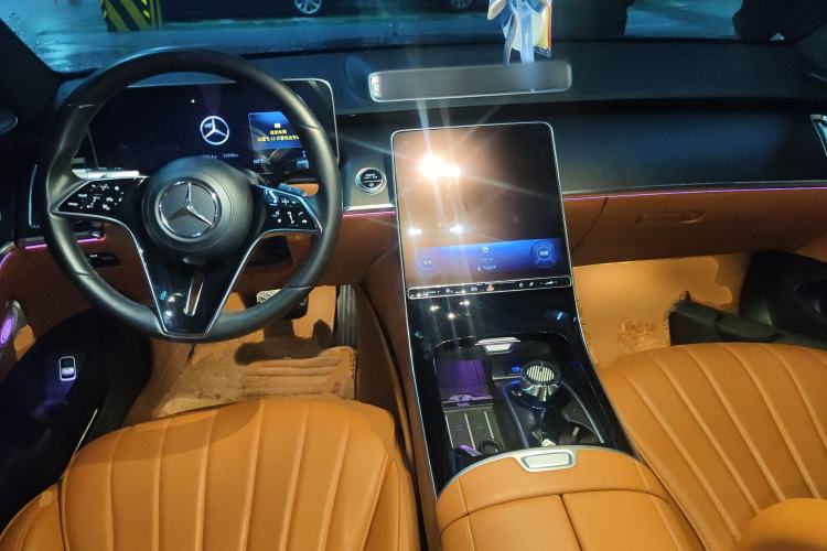 Used Mercedes-Benz S-Class 2024 S 400 L Business Model Center Console