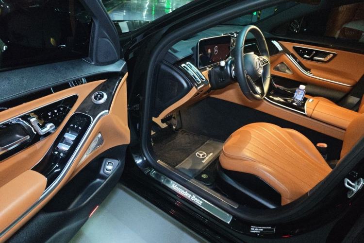 Used Mercedes-Benz S-Class 2024 Restyled S 400 L Luxury Edition Driver Seat