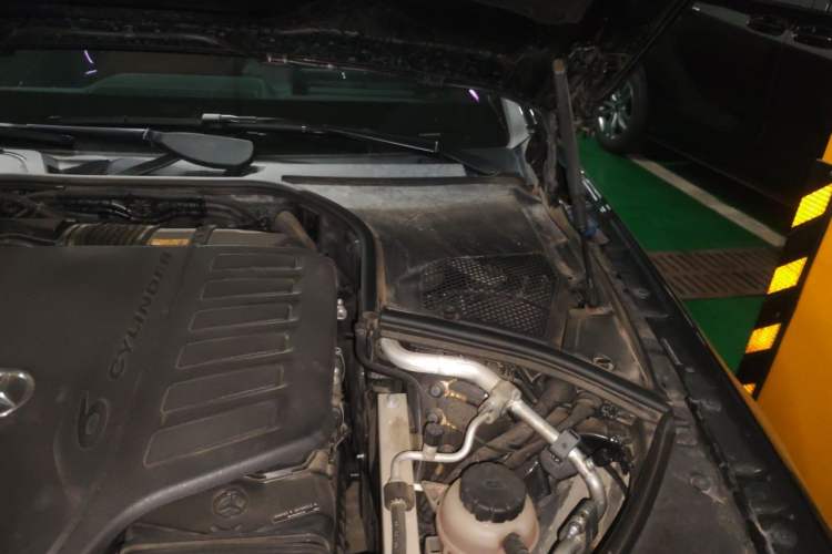 Used Mercedes-Benz S-Class 2024 S 400 L Business Model Engine Bay Left