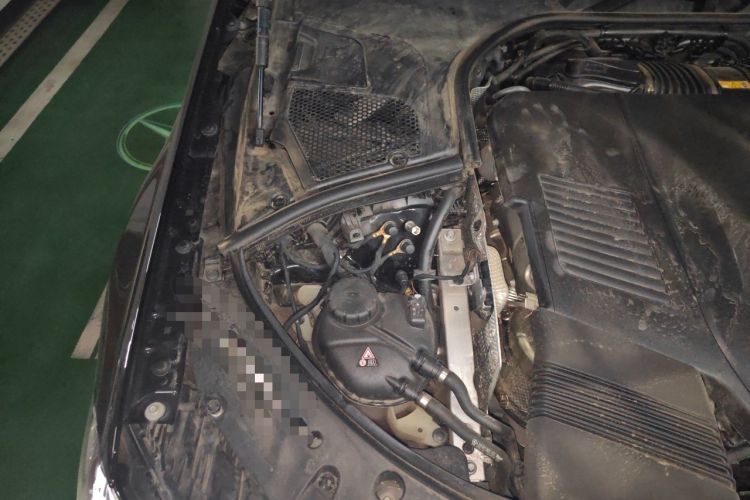 Used Mercedes-Benz S-Class 2024 S 400 L Business Model Engine Bay Right