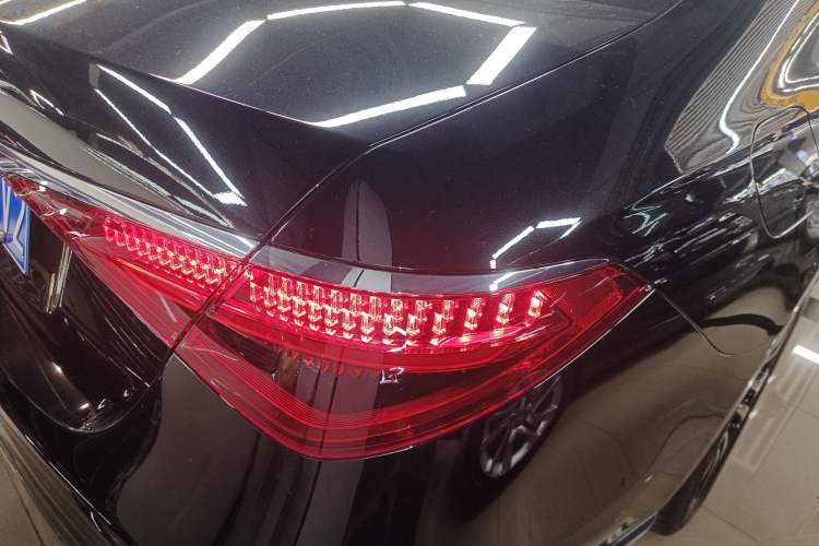 Used Mercedes-Benz S-Class 2024 S 400 L Luxury Model Exterior 2