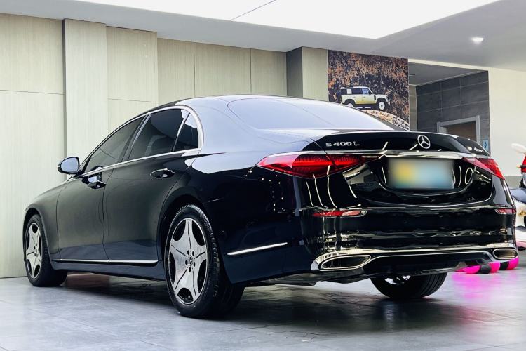 Used Mercedes-Benz S-Class 2024 Restyled S 400 L Luxury Edition Exterior 2
