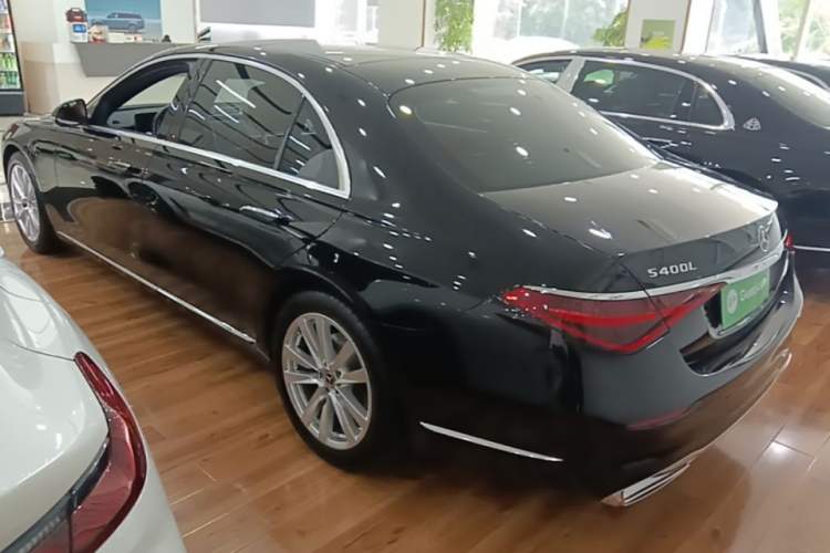 Used Mercedes-Benz S-Class 2024 Restyled S 400 L Business Version Exterior 2