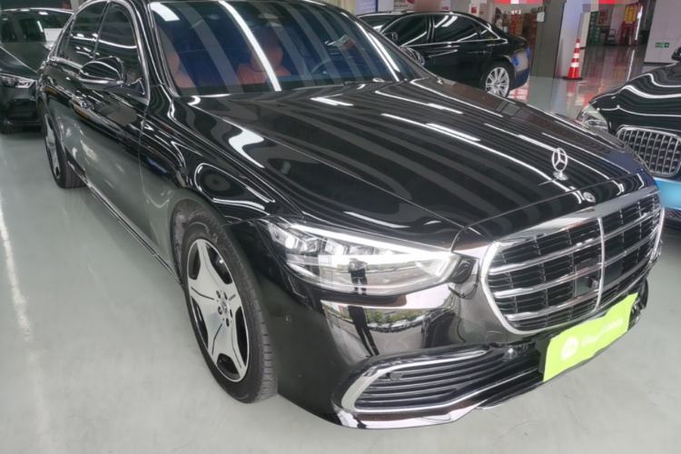 Used Mercedes-Benz S-Class 2024 Restyled S 400 L Business Version Front Right 45 Deg