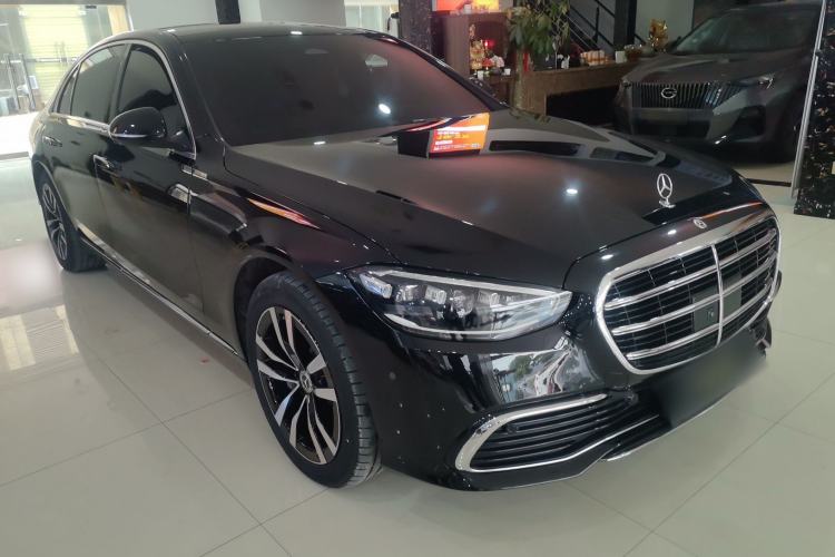 Used Mercedes-Benz S-Class 2024 S 400 L Luxury Model Front Right 45 Deg