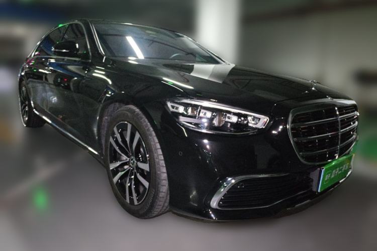 Used Mercedes-Benz S-Class 2024 Restyled S 400 L Luxury Edition Front Right 45 Deg