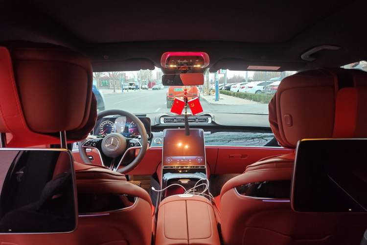 Used Mercedes-Benz S-Class 2024 S 400 L Luxury Model Headliner
