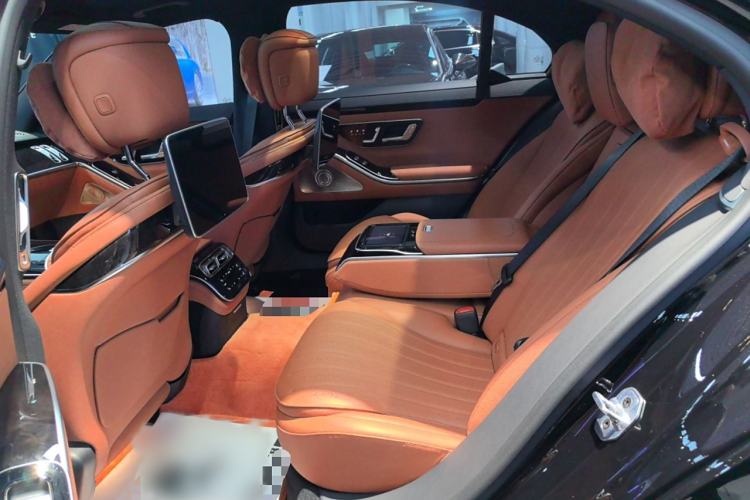 Used Mercedes-Benz S-Class 2024 Restyled S 400 L Luxury Edition Interior 1