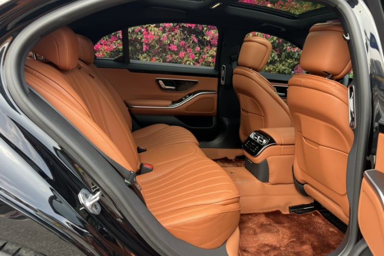 Used Mercedes-Benz S-Class 2024 Restyled S 400 L Business Version Interior 1