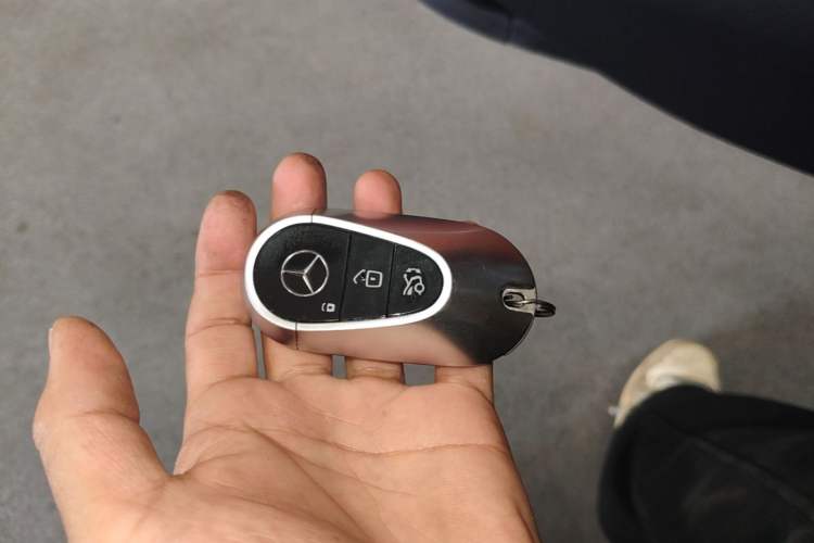 Used Mercedes-Benz S-Class 2024 S 450 L 4MATIC Interior 1