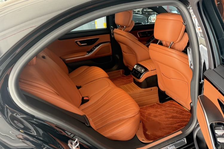 Used Mercedes-Benz S-Class 2024 S 400 L Business Model Interior 10