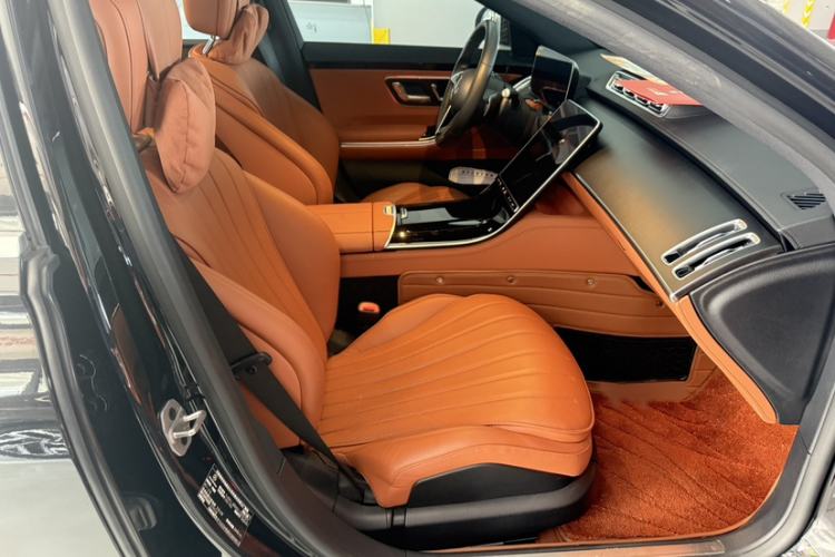 Used Mercedes-Benz S-Class 2024 S 400 L Business Model Interior 11