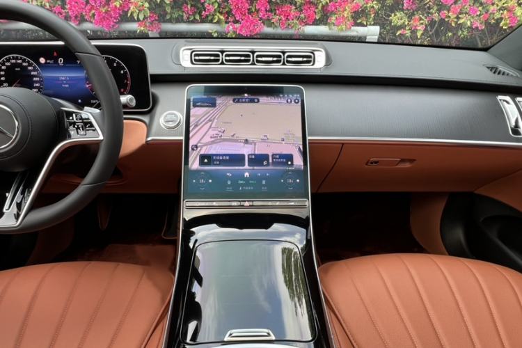 Used Mercedes-Benz S-Class 2024 Restyled S 400 L Business Version Interior 12