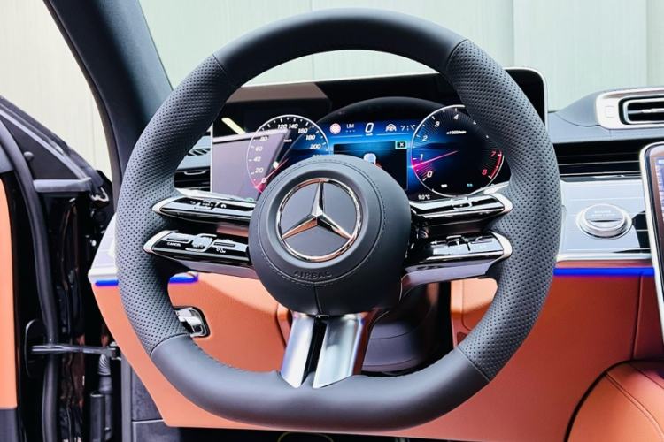 Used Mercedes-Benz S-Class 2024 S 450 L 4MATIC Interior 2