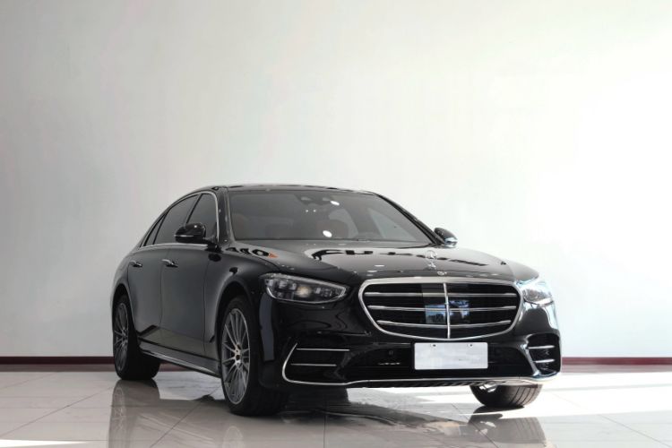 Used Mercedes-Benz S-Class 2024 S 450 L 4MATIC Interior 2