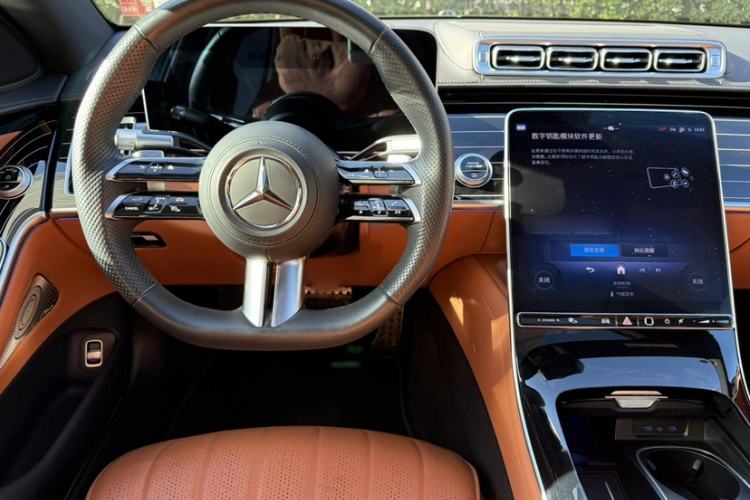 Used Mercedes-Benz S-Class 2024 S 450 L 4MATIC Interior 4