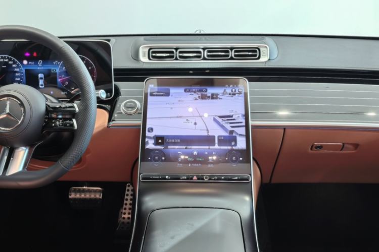 Used Mercedes-Benz S-Class 2024 S 450 L 4MATIC Interior 6