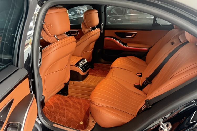 Used Mercedes-Benz S-Class 2024 S 400 L Business Model Interior 7