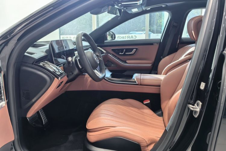 Used Mercedes-Benz S-Class 2024 S 450 L 4MATIC Interior 7