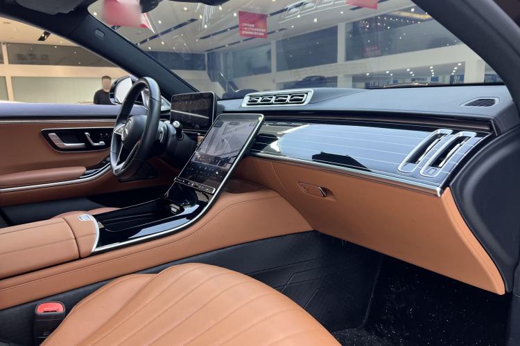 Used Mercedes-Benz S-Class 2024 S 400 L Business Model Interior 9