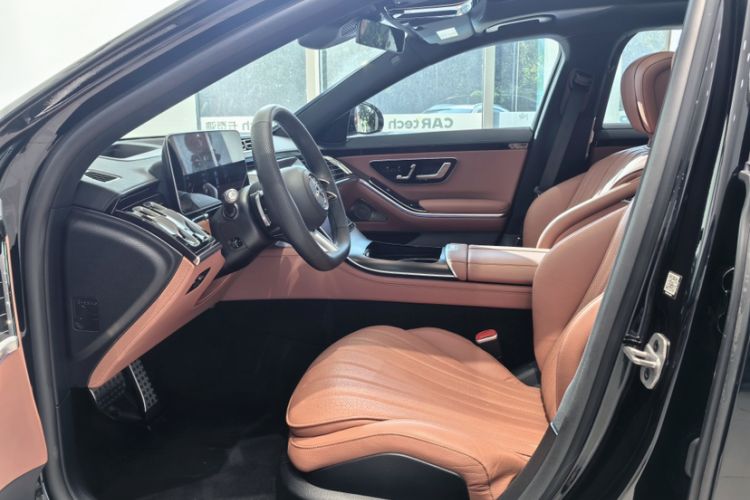 Used Mercedes-Benz S-Class 2024 S 450 L 4MATIC Interior 9
