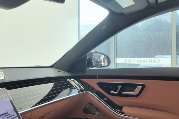 Used Mercedes-Benz S-Class 2024 S 450 L 4MATIC Interior 9