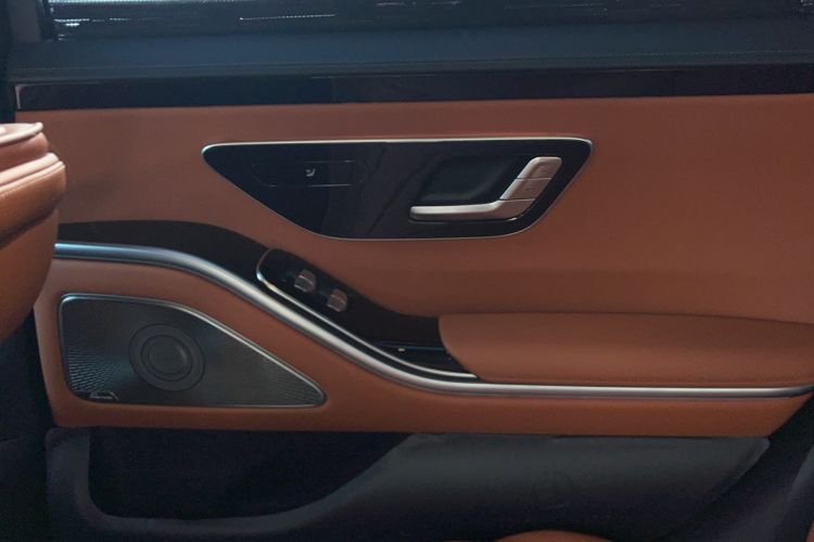 Used Mercedes-Benz S-Class 2024 S 400 L Business Model Interior 9