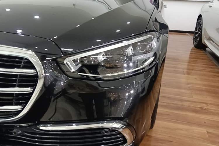 Used Mercedes-Benz S-Class 2024 Restyled S 400 L Business Version Left Front Headlight