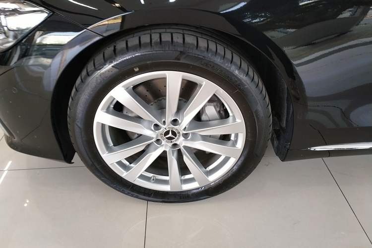 Used Mercedes-Benz S-Class 2024 Restyled S 400 L Business Version Left Front Wheel Hub