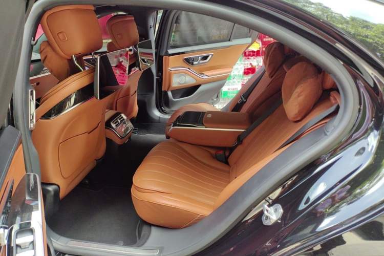 Used Mercedes-Benz S-Class 2024 S 400 L Luxury Model Left Rear Seat