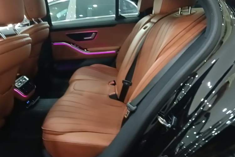 Used Mercedes-Benz S-Class 2024 Restyled S 400 L Business Version Left Rear Seat