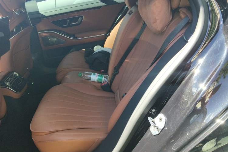 Used Mercedes-Benz S-Class 2024 Restyled S 400 L Luxury Edition Left Rear Seat