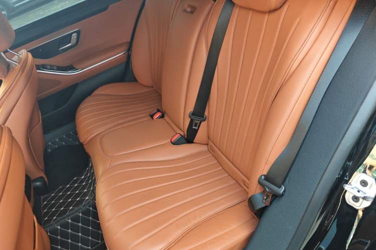 Used Mercedes-Benz S-Class 2024 Restyled S 400 L Business Version Left Rear Seat