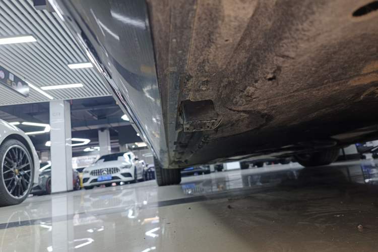 Used Mercedes-Benz S-Class 2024 S 400 L Luxury Model Left Side Sill