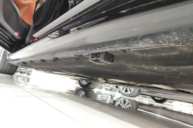 Used Mercedes-Benz S-Class 2024 S 400 L Business Model Left Side Sill